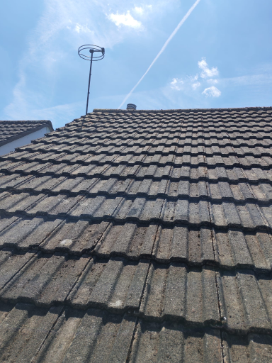 Roof Moss Removal In Whitestone Nuneaton 01 Medium